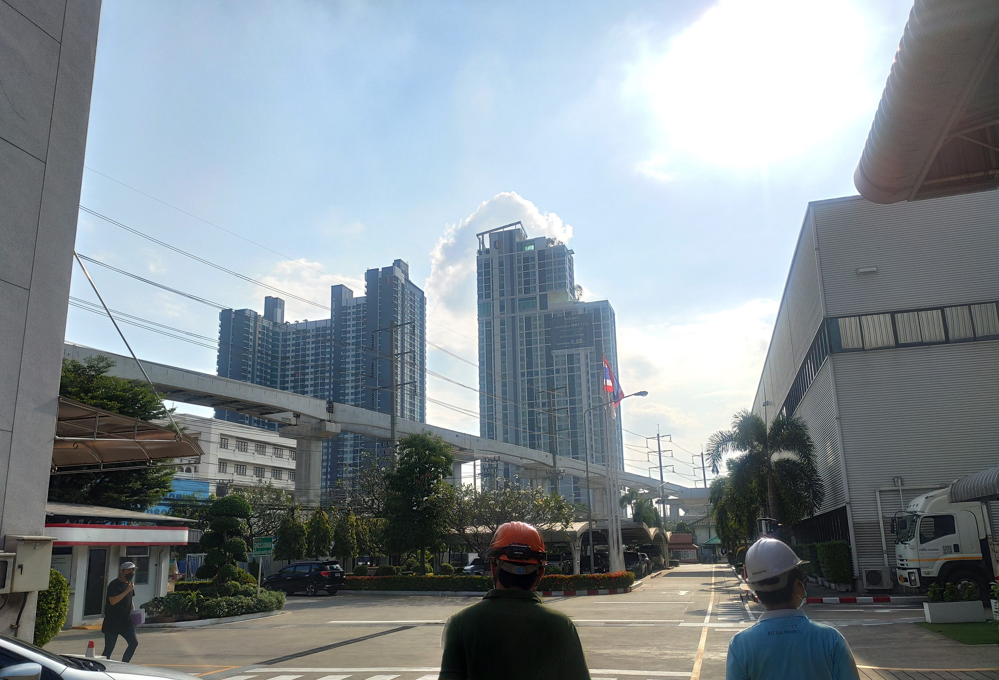 ทีมผู้ตรวจสอบอาคารลงพื้นที่ตรวจโรงงาน